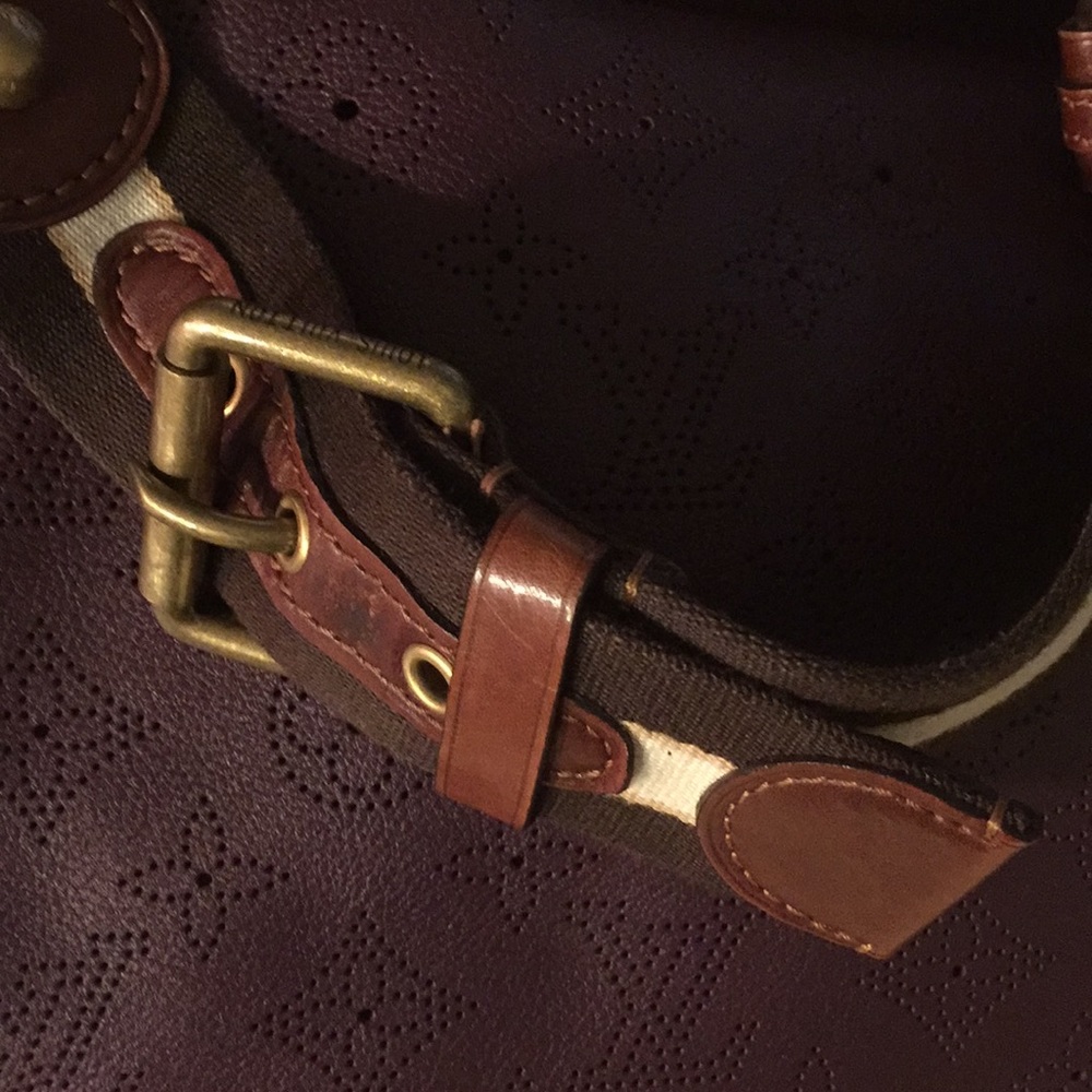 Authentic Louis Vuitton Onatah Mahina Bag. - Picture 6 of 13
